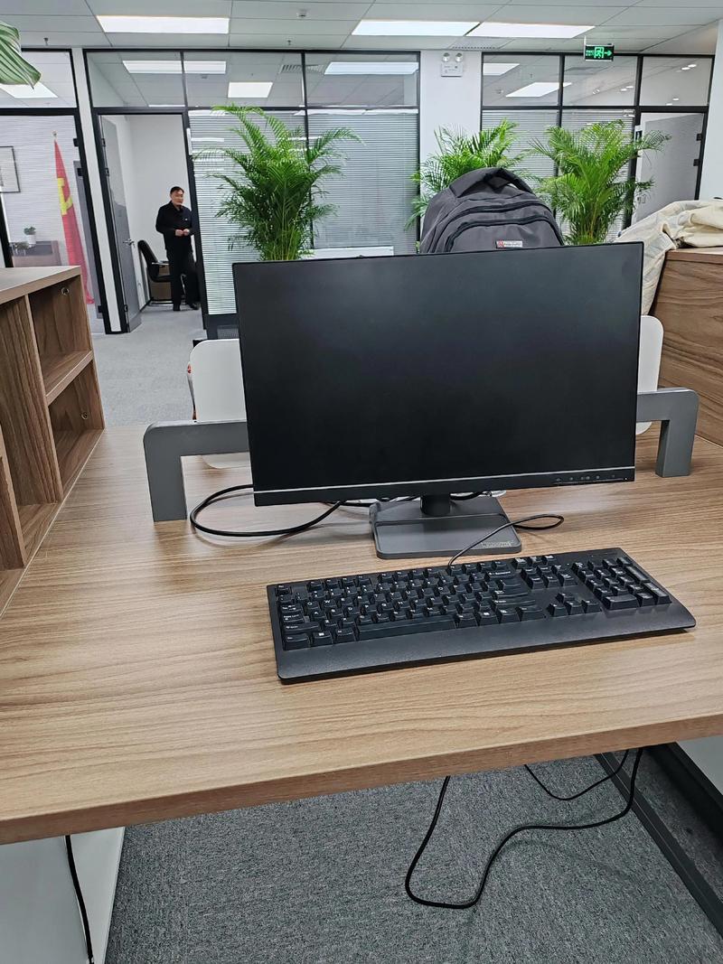 溫馨辦公室的得力助手 高效復(fù)印機(jī)與電腦租賃解決方案